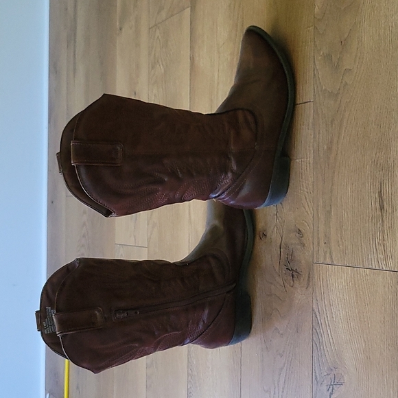 Western style brown boots - Picture 5 of 10